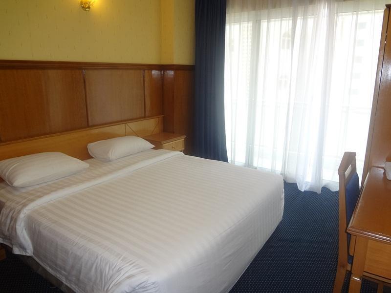 Royal Plaza Hotel Apartments Дубай Экстерьер фото