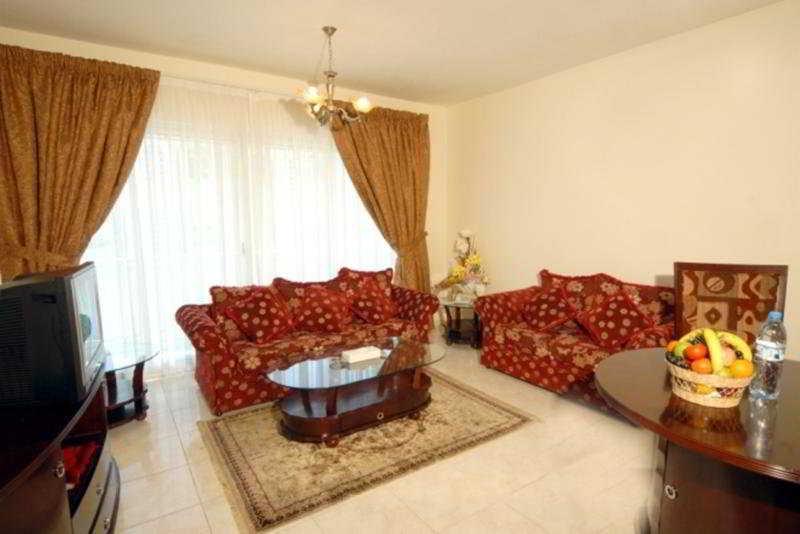 Royal Plaza Hotel Apartments Дубай Экстерьер фото
