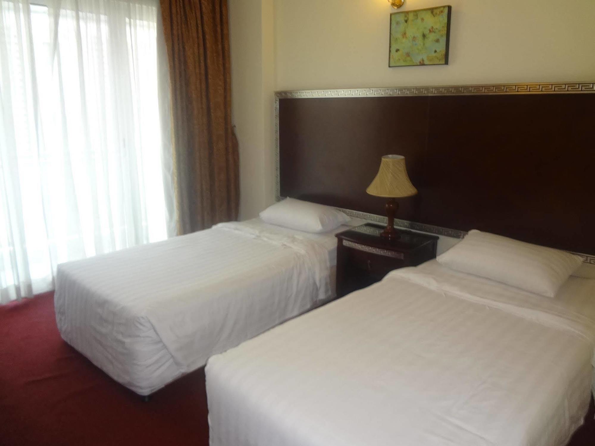 Royal Plaza Hotel Apartments Дубай Экстерьер фото